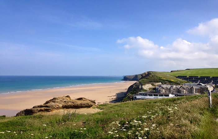 Best Surf Spots Destinations For Beginners